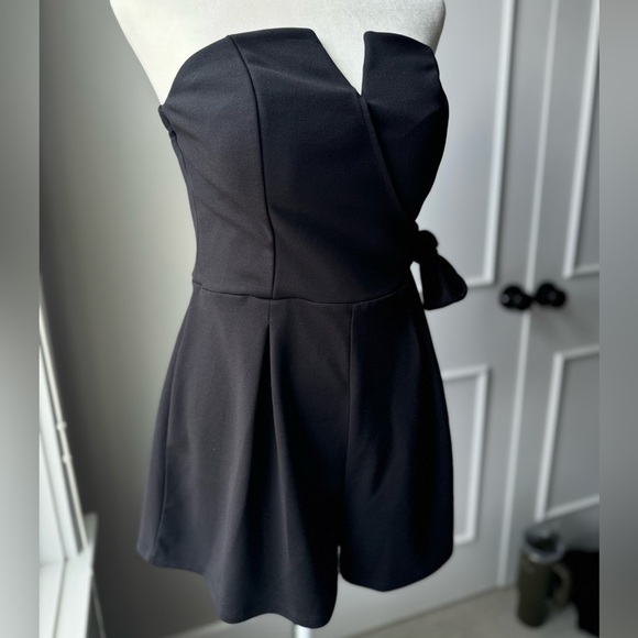 BLACK ROMPER With bow on the side SIZE MEDIUM Classic Black Romper - Picture 3 of 8